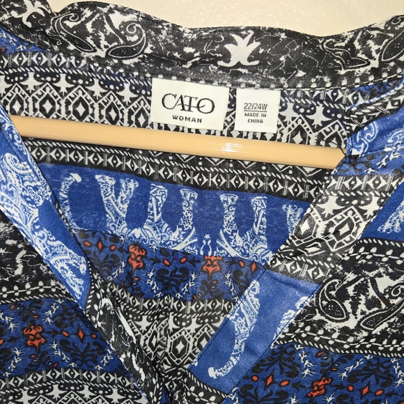 Patterned Blouse - Picture 2 of 5